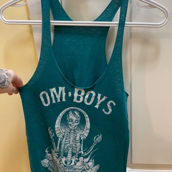 Tanktop - Picture 2 of 3